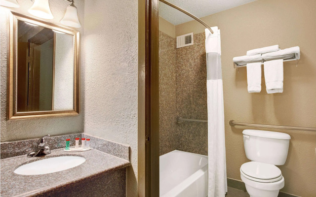 Ramada by Wyndham Houston Intercontinental Airport South