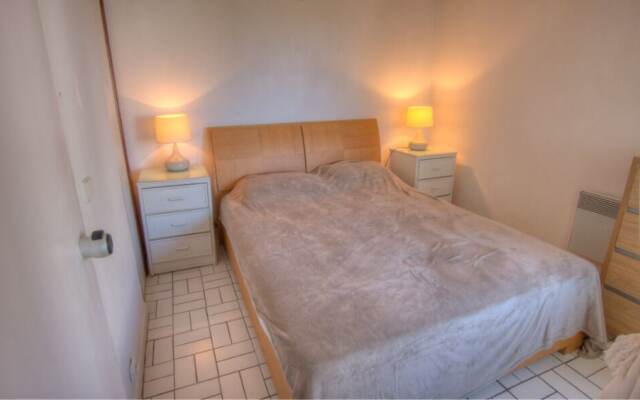 T2 vue mer 100m plages piscine PKG