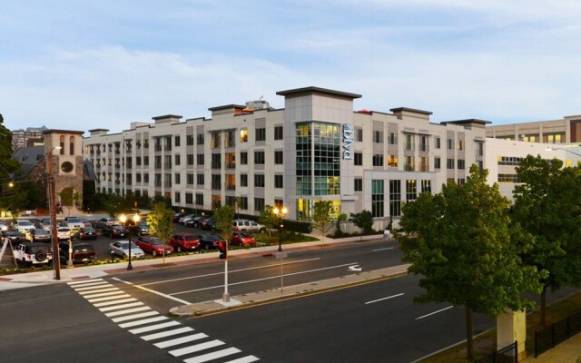 Global Luxury Suites at Downtown Stamford