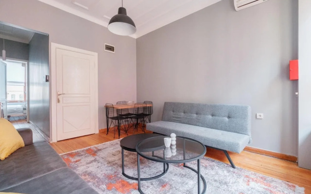 Chic Flat With Balcony 5 min to Taksim Sq