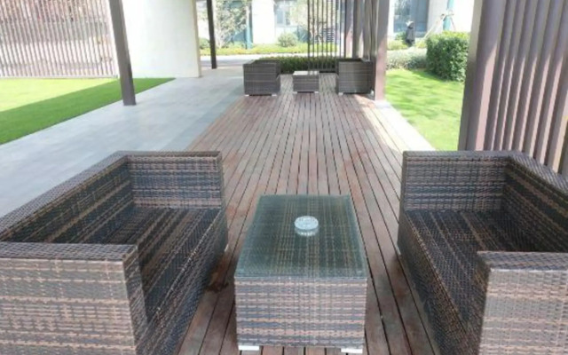 Le Ju Hotel(Zhengzhou Diehu Park Riverside Metro Station)