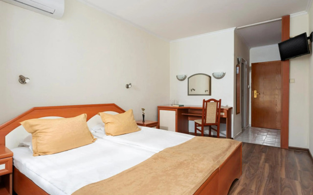 Zefir Hotel