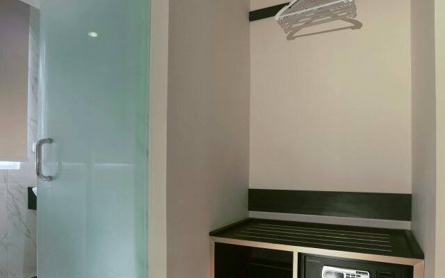 Brits Hotel Puri Indah