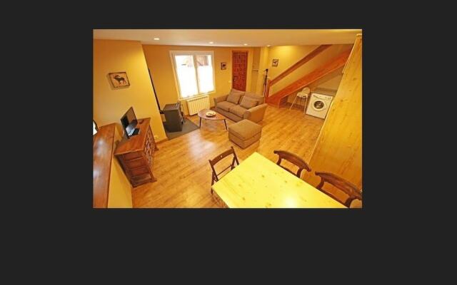 Apartamentos YOY Mont Romies Unhola