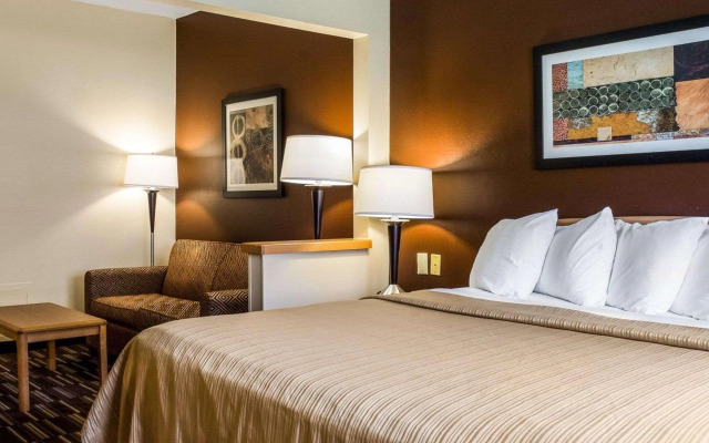 Quality Suites Near West Acres