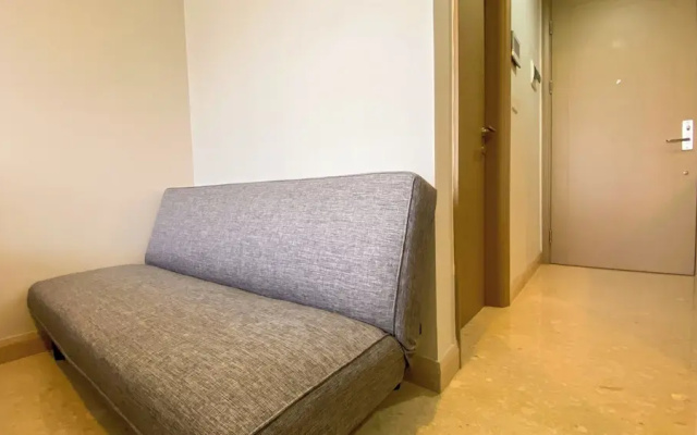 Comfort And Great Location Studio At Gold Coast Apartment