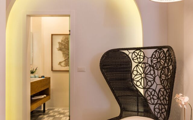 Nyx Chic Manor boutique hotel
