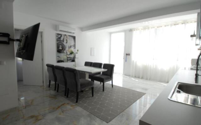 Little Paradise close to La Sala in Puerto Banus / quiet