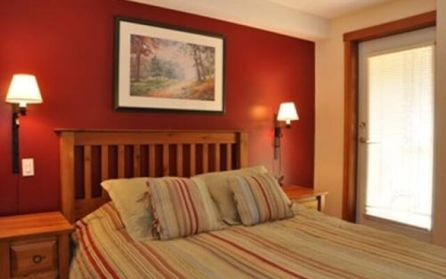 Fireside Lodge by Bear Country