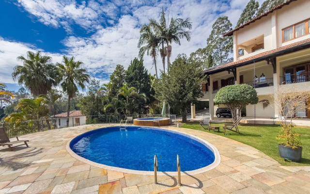 Refúgio de Alto Padrão na Granja Viana