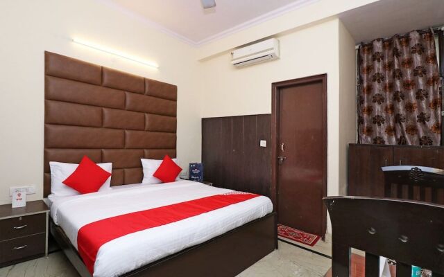 OYO 6706 Hotel New Sunder Residency