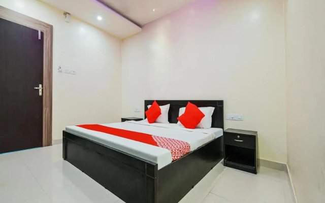OYO Flagship 83759 Nityanand Inn