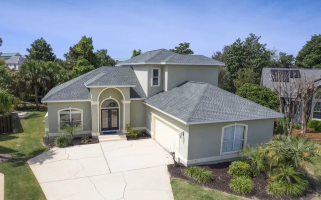 Private Beach & Community Pool