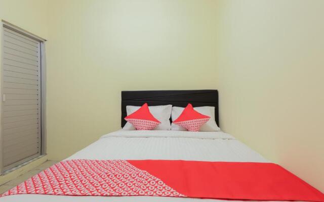 OYO 779 Mn One Residence Syariah Near ITC Cempaka Mas Near Kalbe Farma