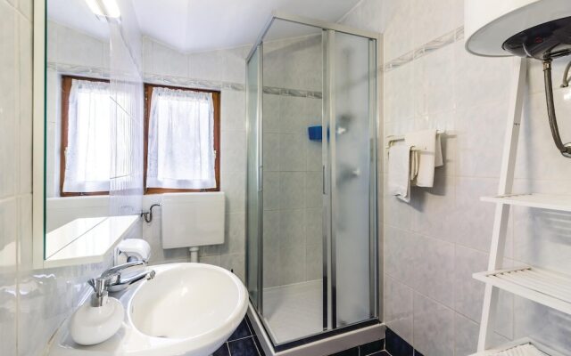 Nice Apartment in Medulin With 2 Bedrooms and Wifi