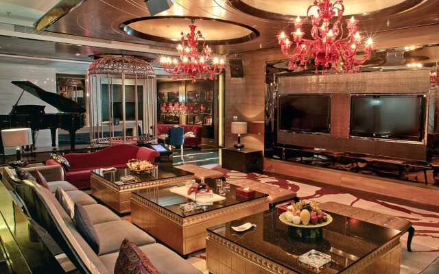 Royal Garden Hotel