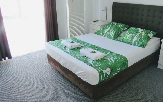 The Shores Holiday Apartments