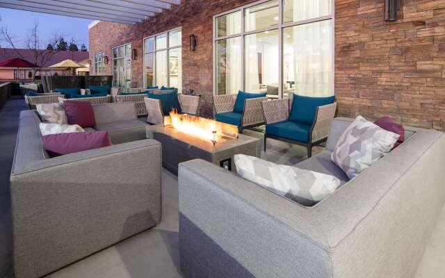 Hyatt Place Bakersfield