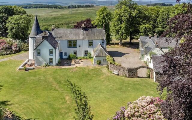 Charming 7-bed Estate House Near Gleneagles