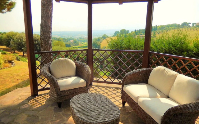 Villa Strada Comunale di Monte Giove