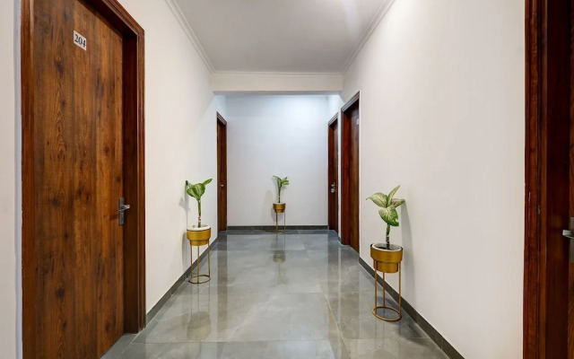 Fabhotel La Corporate Suite