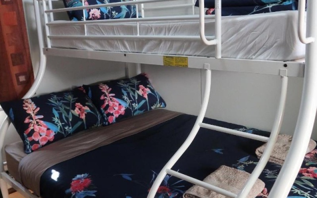 Mud Crab Motel – Guest Rooms – Derby
