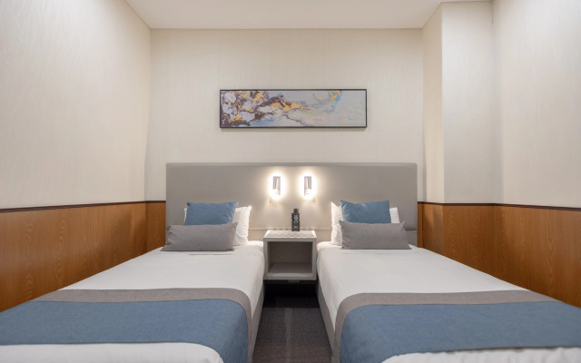 YEHS Hotel Sydney QVB