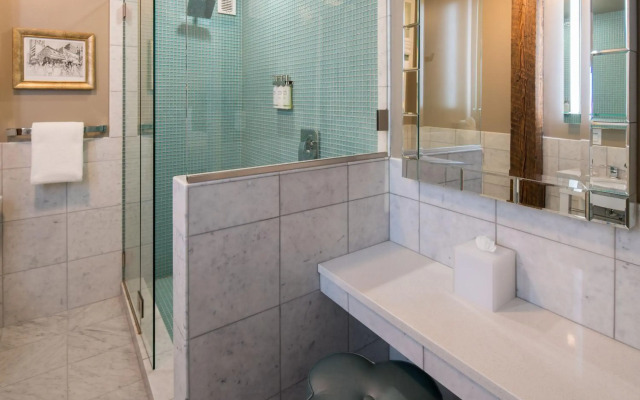Mark Spencer Hotel