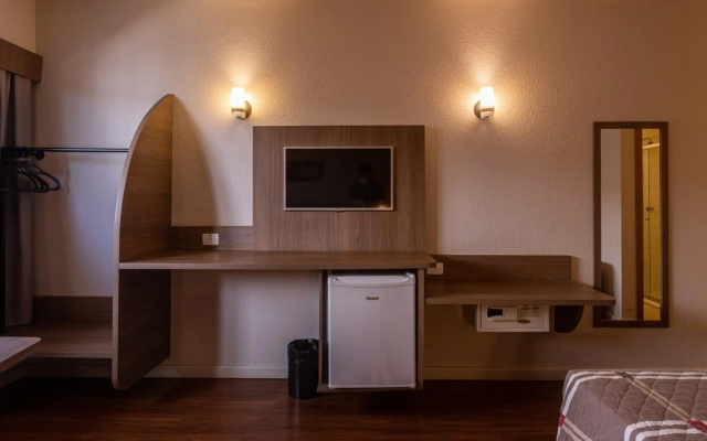 Hotel 10 Palmas