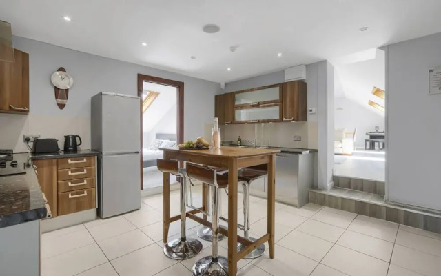 Luxury Penthouse Suite - Swansea Central - Beach
