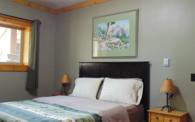 Timberwolf Lodge-B&B