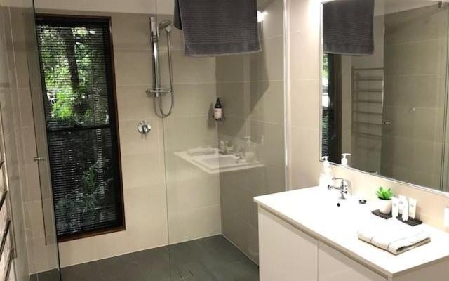 Springbrook25 Pet friendly House