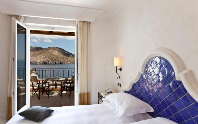 Therasia Resort Sea & Spa - The Leading Hotels of the World