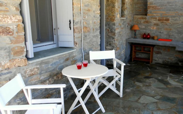 Aigaion House