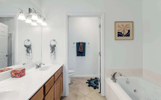 Panoramic Sunset Escape Waterfront Condo for 7!