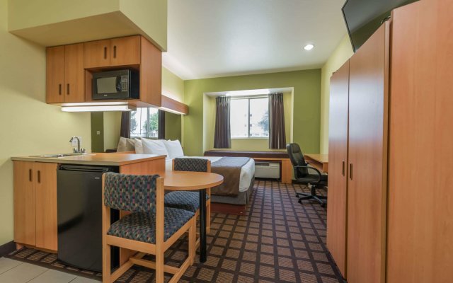 Microtel Inn & Suites by Wyndham Ft. Worth North/At Fossil