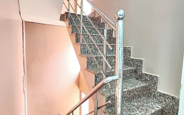 Hotel Mateshwari Palace Ayodhya