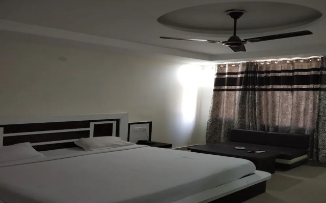 Oyo 24940 Mahadev Inn