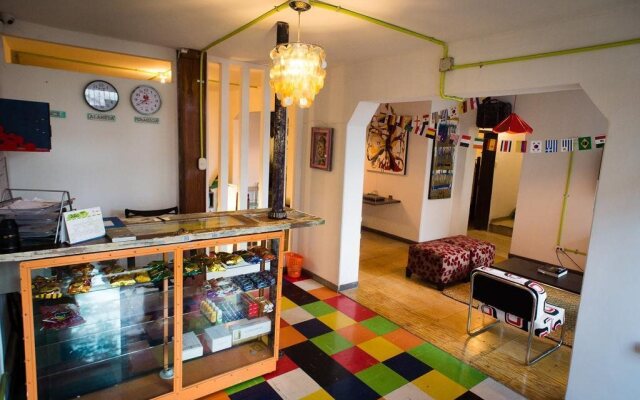 Local House Hostel