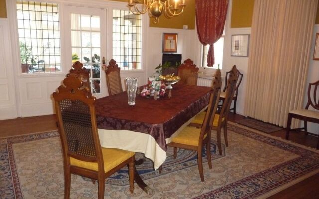 Springbank House