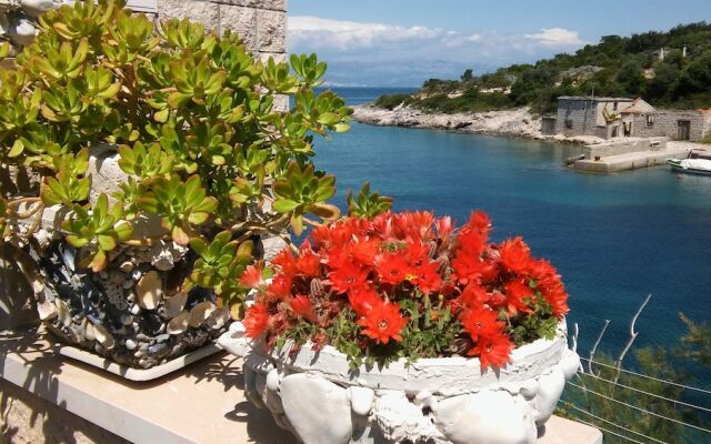 Apartment By the sea