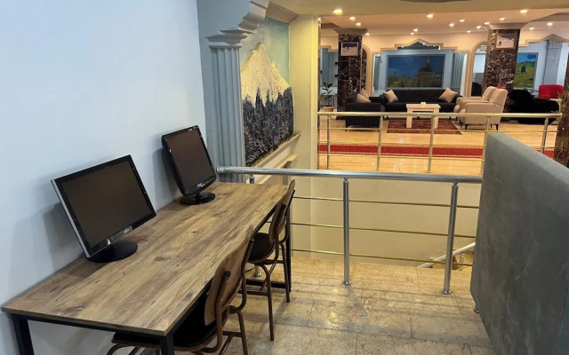 Ararat Hotel