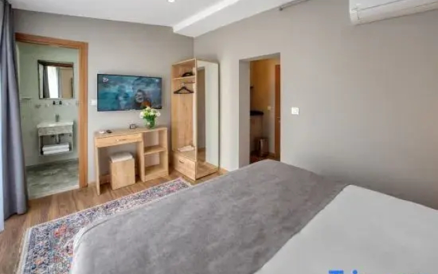 Takism-Penthouse w Balcony 401