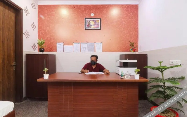 OYO 81499 Second Home Residency