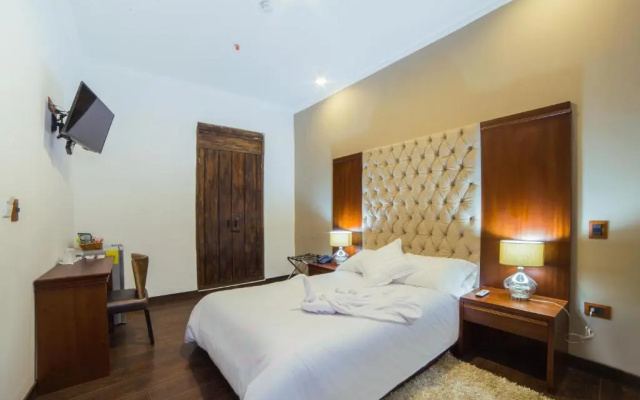 Felicia Hotel & Suites