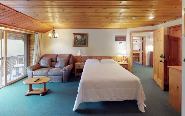 Rough Cut Lodge