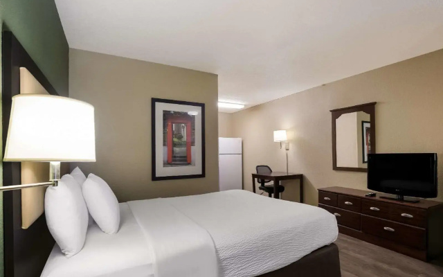 Mainstay Suites Knoxville - Cedar Bluff