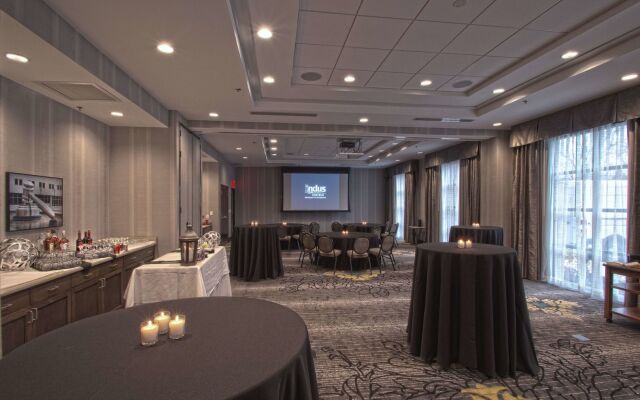 Hampton Inn & Suites Columbus/University Area