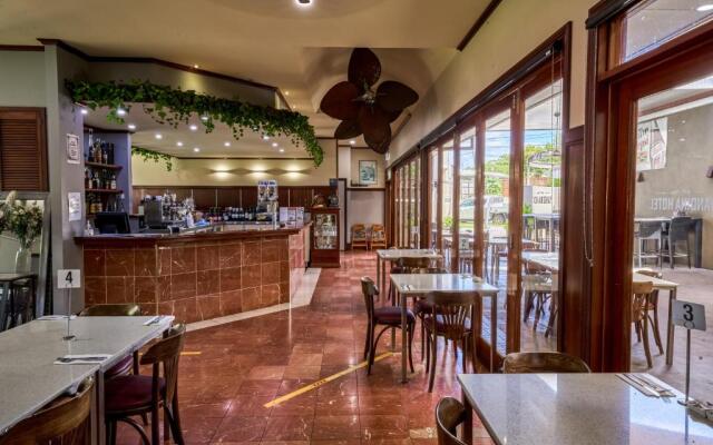 Yandina Hotel