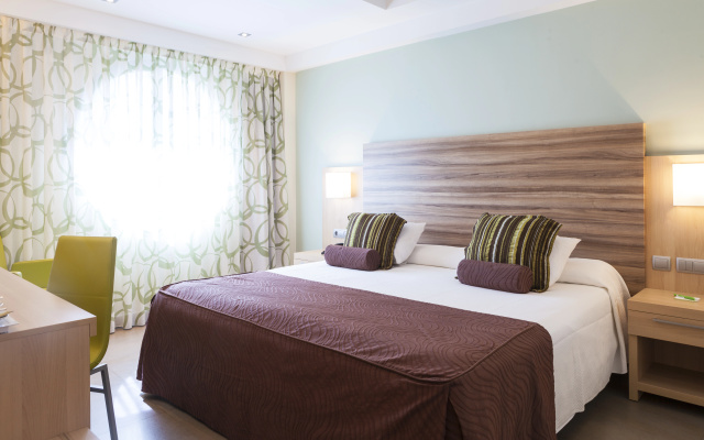 Riviera Beachotel - Recommended for Adults